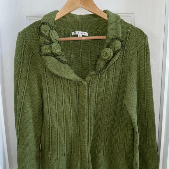 CAbi Sweaters - Green Sweater Collard L Applique Design Floral Snap Close 3/4 Sleeve Feminine
